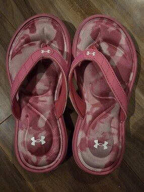 Under Armour Pink Camo Flip Flops - Y1